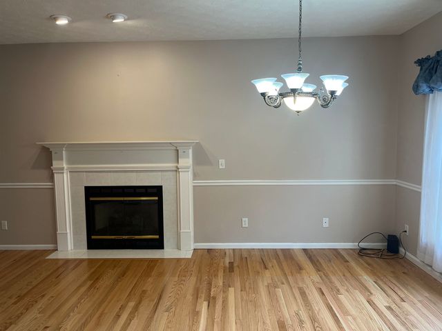 10 Checkerberry Lane, Londonderry, NH 03053