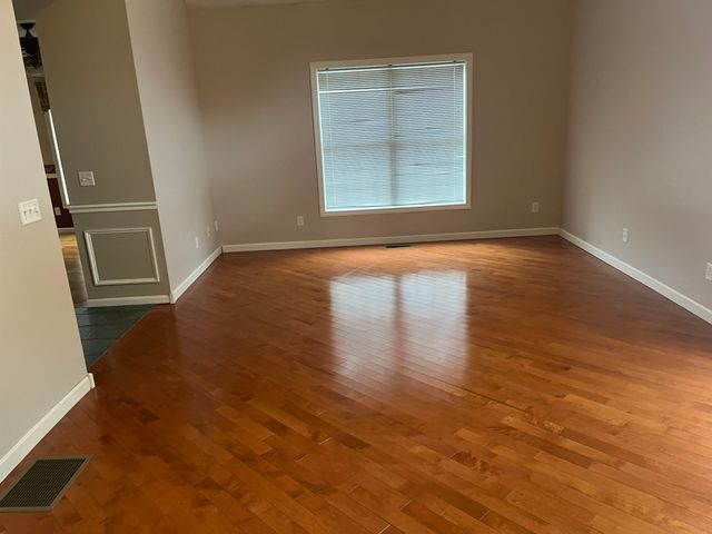 10 Checkerberry Lane, Londonderry, NH 03053