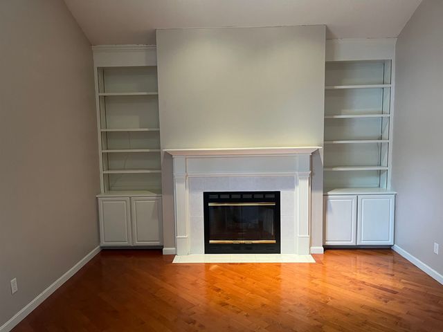 10 Checkerberry Lane, Londonderry, NH 03053