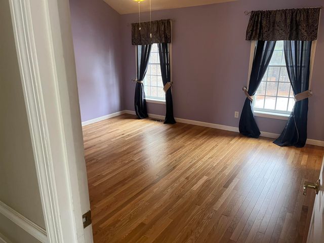 10 Checkerberry Lane, Londonderry, NH 03053