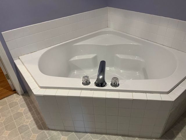 10 Checkerberry Lane, Londonderry, NH 03053