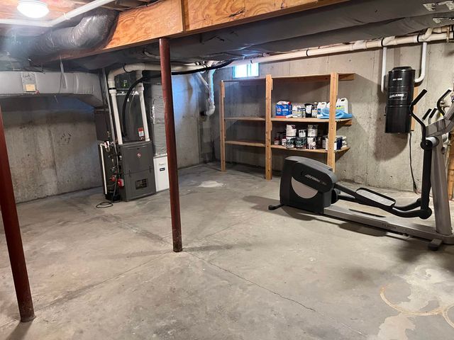 10 Checkerberry Lane, Londonderry, NH 03053