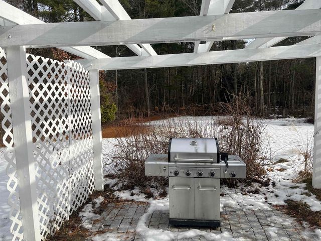 10 Checkerberry Lane, Londonderry, NH 03053