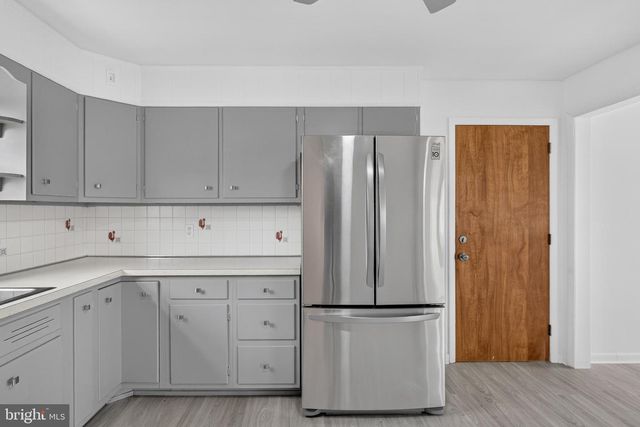 385 MANOR RD, Red Lion, PA 17356