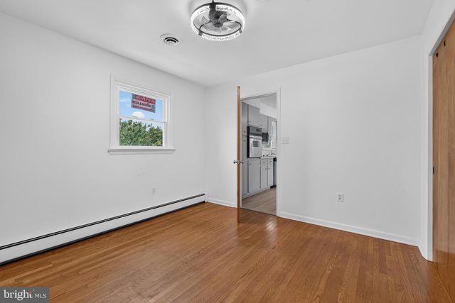 385 MANOR RD, Red Lion, PA 17356