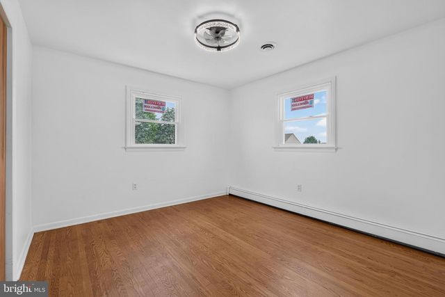 385 MANOR RD, Red Lion, PA 17356