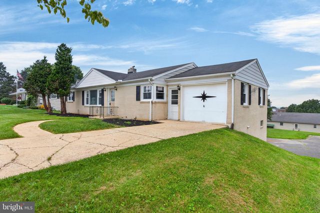 385 MANOR RD, Red Lion, PA 17356