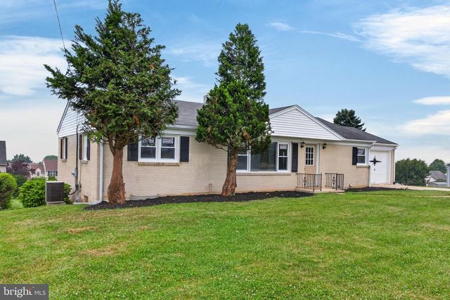 385 MANOR RD, Red Lion, PA 17356
