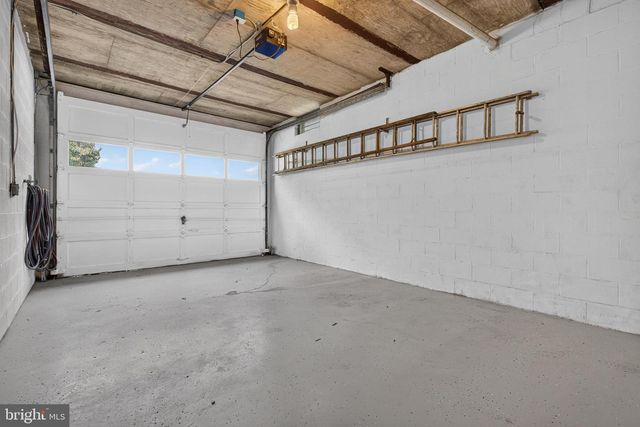 385 MANOR RD, Red Lion, PA 17356