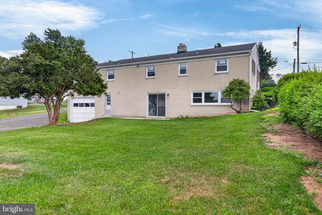 385 MANOR RD, Red Lion, PA 17356