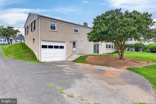 385 MANOR RD, Red Lion, PA 17356