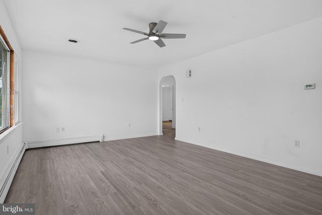 385 MANOR RD, Red Lion, PA 17356