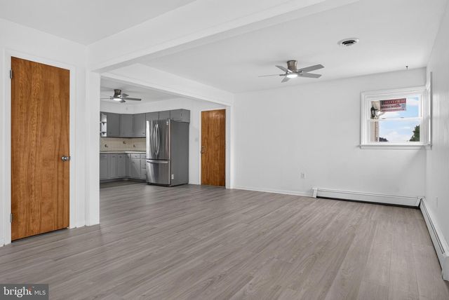 385 MANOR RD, Red Lion, PA 17356