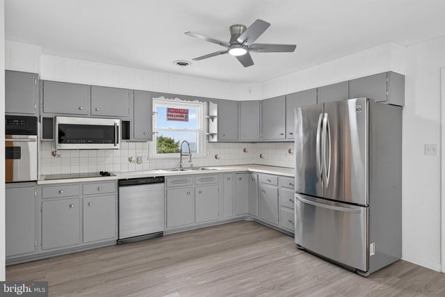385 MANOR RD, Red Lion, PA 17356