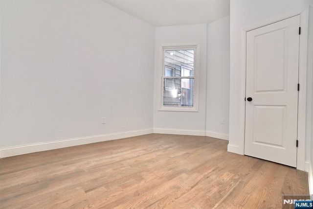 41 Arlington Avenue, Jersey City, NJ 07305