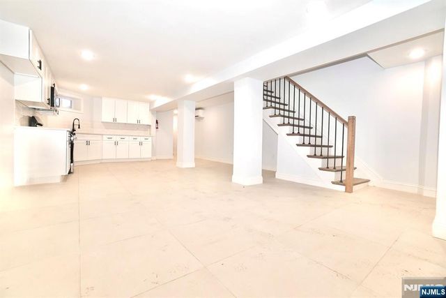 41 Arlington Avenue, Jersey City, NJ 07305