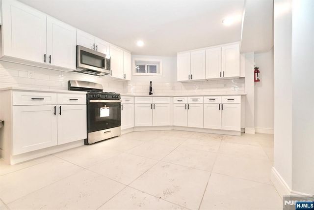 41 Arlington Avenue, Jersey City, NJ 07305