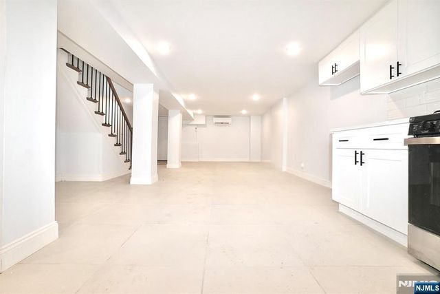 41 Arlington Avenue, Jersey City, NJ 07305