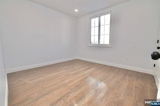 41 Arlington Avenue, Jersey City, NJ 07305