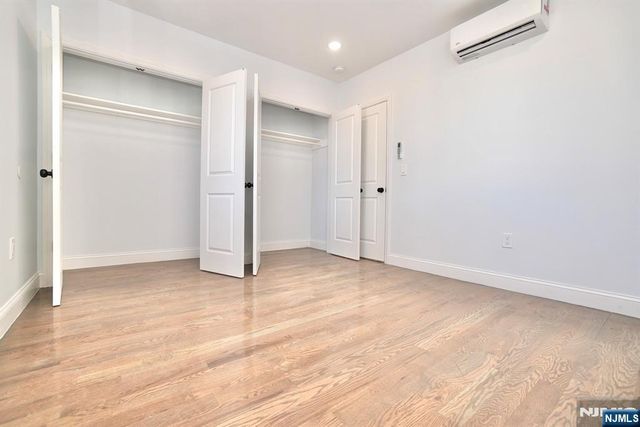 41 Arlington Avenue, Jersey City, NJ 07305