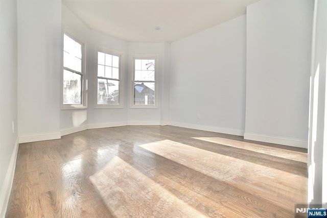 41 Arlington Avenue, Jersey City, NJ 07305