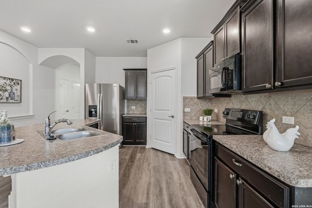 5715 Cielo Rnch, San Antonio, TX 78218