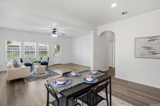 5715 Cielo Rnch, San Antonio, TX 78218