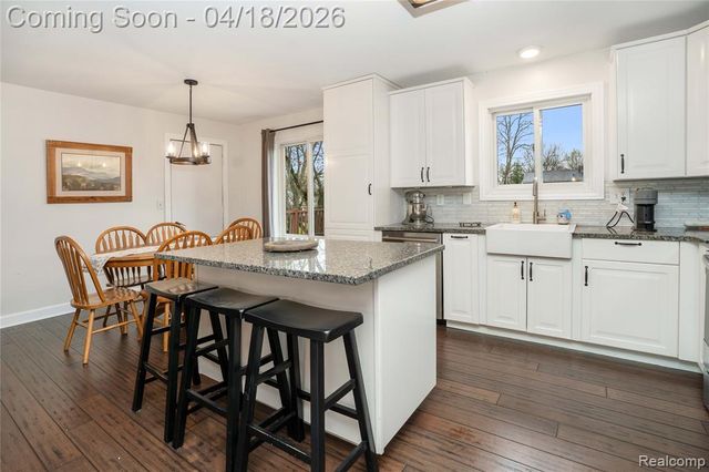 23643 Nilan Drive, Novi, MI 48375