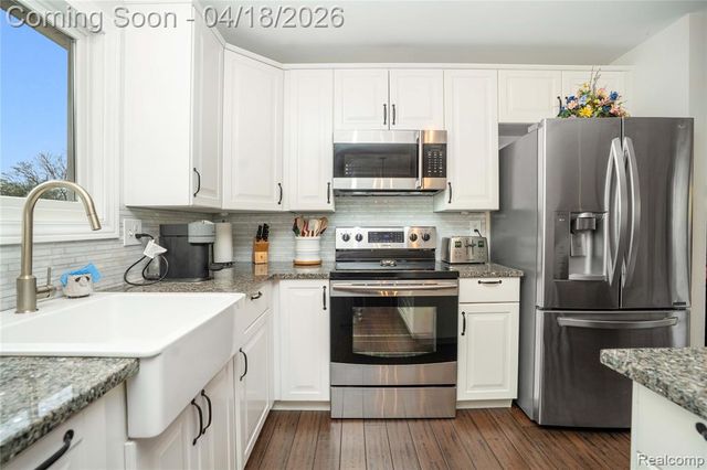 23643 Nilan Drive, Novi, MI 48375