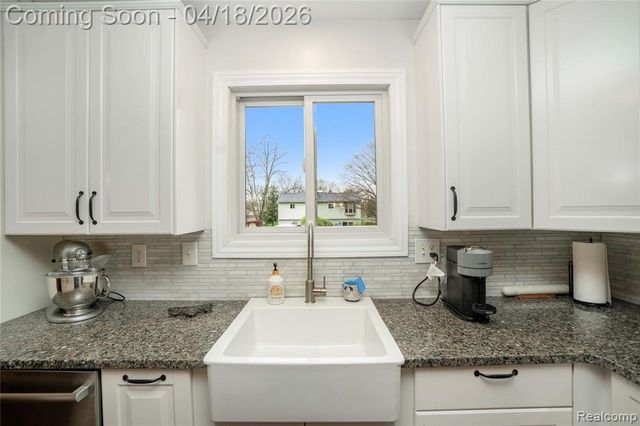 23643 Nilan Drive, Novi, MI 48375