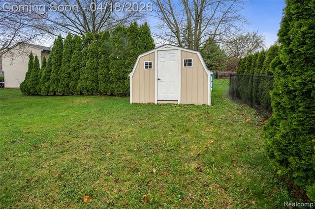 23643 Nilan Drive, Novi, MI 48375