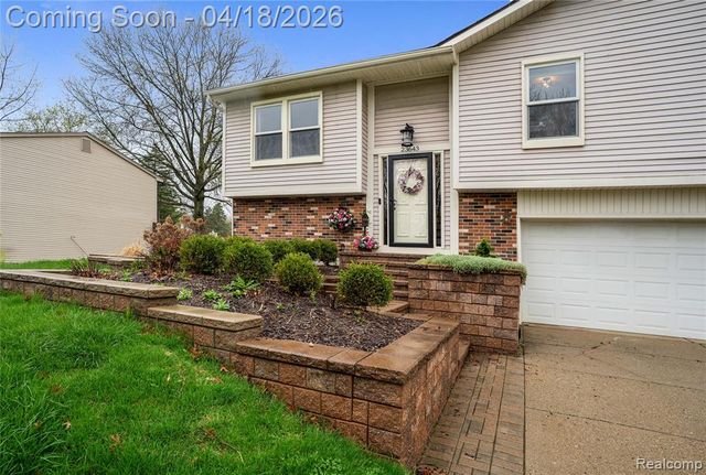 23643 Nilan Drive, Novi, MI 48375