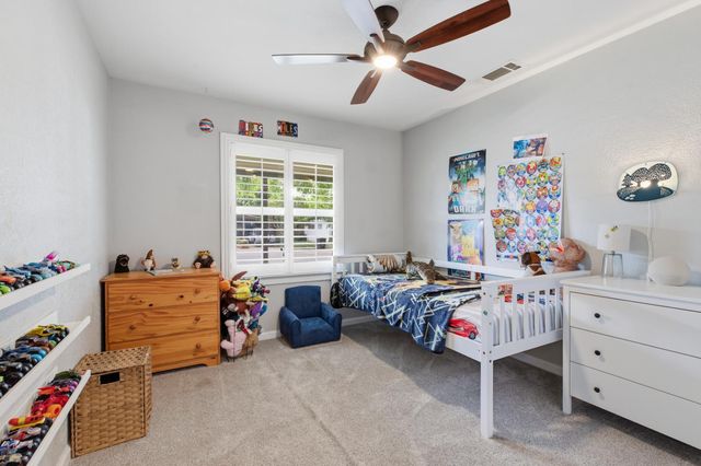 1006 Magnolia St, Oakdale, CA 95361