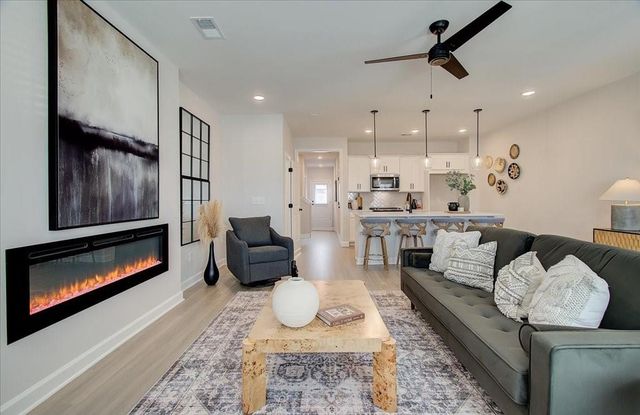 1933 Kinnard Alley, Kennesaw, GA 30144