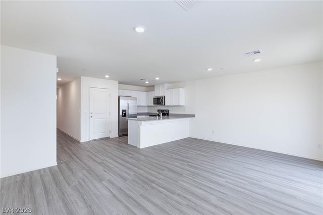 6061 Amaryllis Falls Street, North Las Vegas, NV 89081