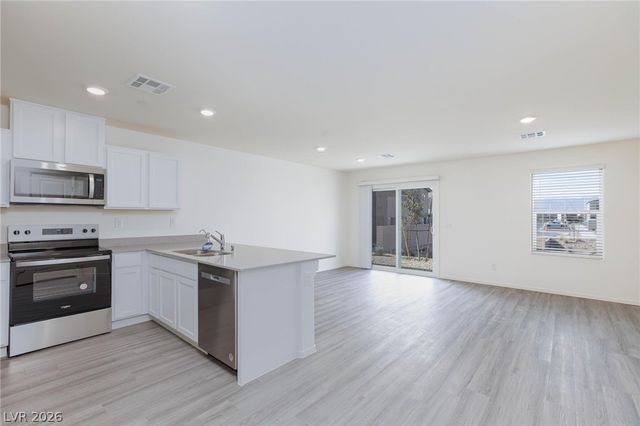 6061 Amaryllis Falls Street, North Las Vegas, NV 89081