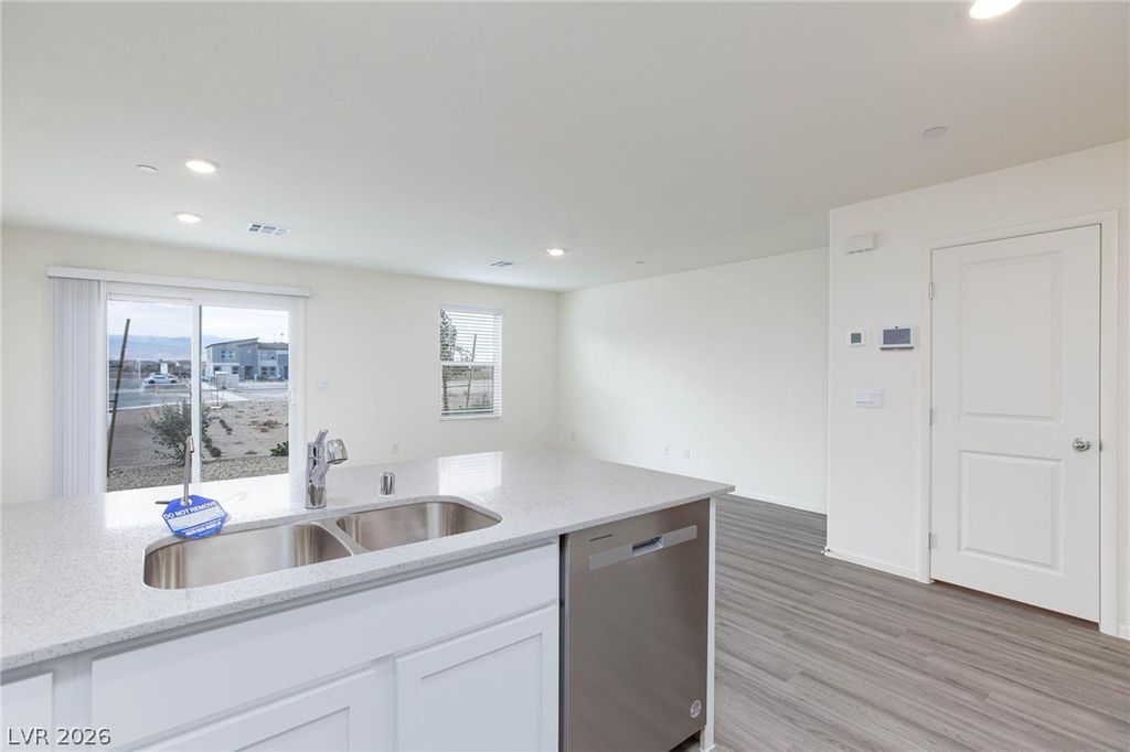 6061 Amaryllis Falls Street, North Las Vegas, NV 89081