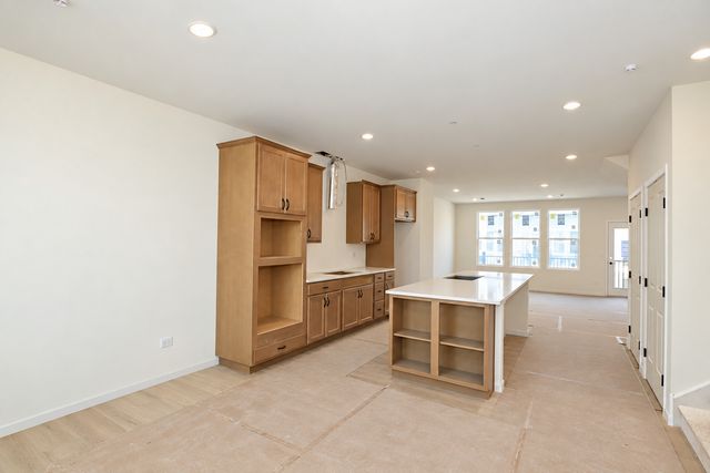 1711 Pratt Court 24166, Hoffman Estates, IL 60192