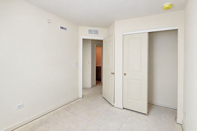 1711 Pratt Court 24166, Hoffman Estates, IL 60192