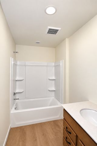 1711 Pratt Court 24166, Hoffman Estates, IL 60192