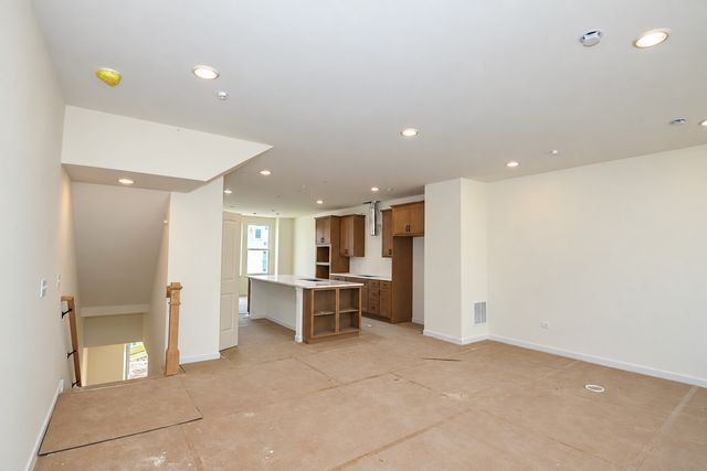1711 Pratt Court 24166, Hoffman Estates, IL 60192