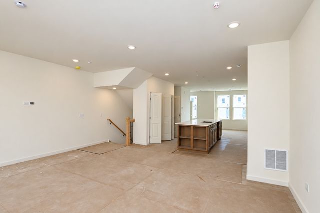 1711 Pratt Court 24166, Hoffman Estates, IL 60192