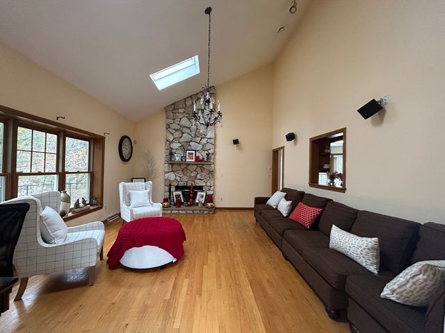 4 Robinette Rd, Stoughton, MA 02072