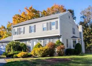 4 Robinette Rd, Stoughton, MA 02072