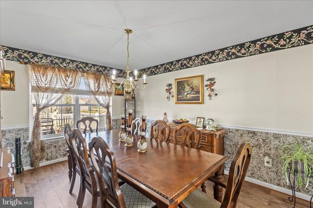 180 HUNTER CREEK DR, York, PA 17406
