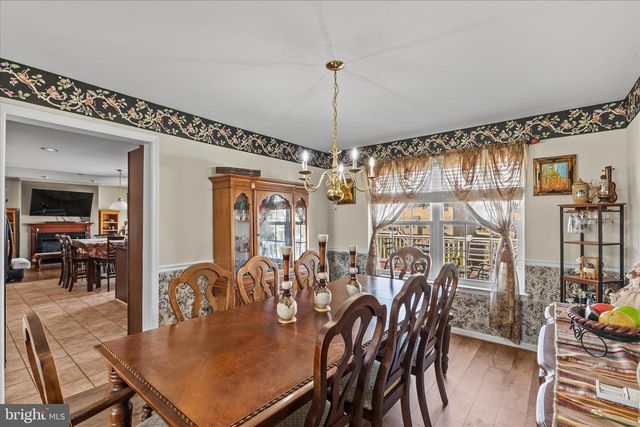 180 HUNTER CREEK DR, York, PA 17406