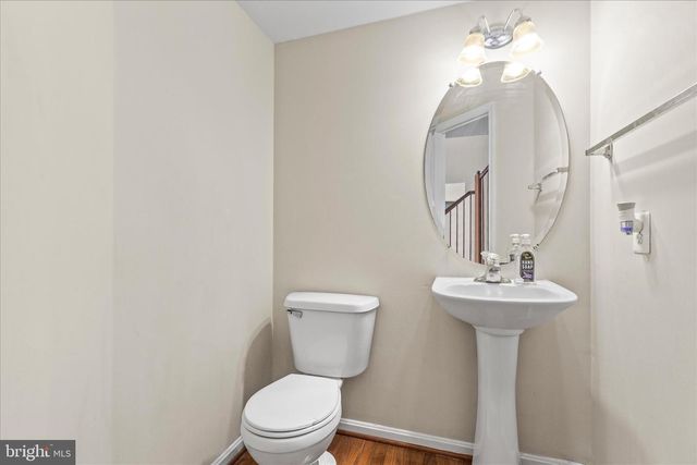 180 HUNTER CREEK DR, York, PA 17406