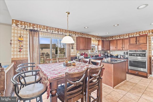 180 HUNTER CREEK DR, York, PA 17406