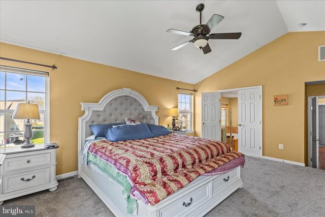 180 HUNTER CREEK DR, York, PA 17406