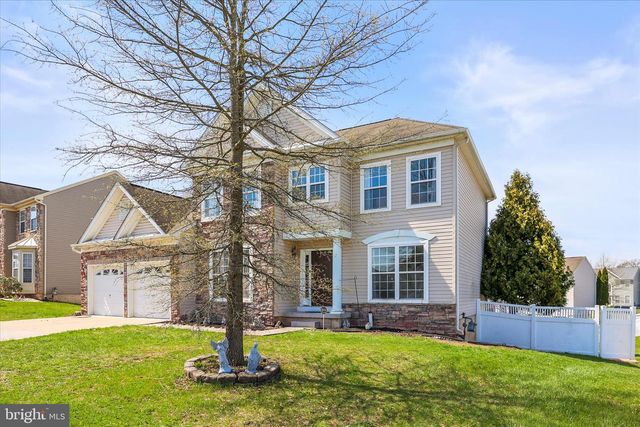 180 HUNTER CREEK DR, York, PA 17406